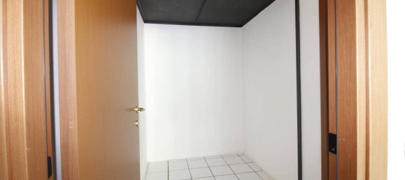 Almacén de 1 habitación en Monticello Conte Otto, Italy No. 369986 7