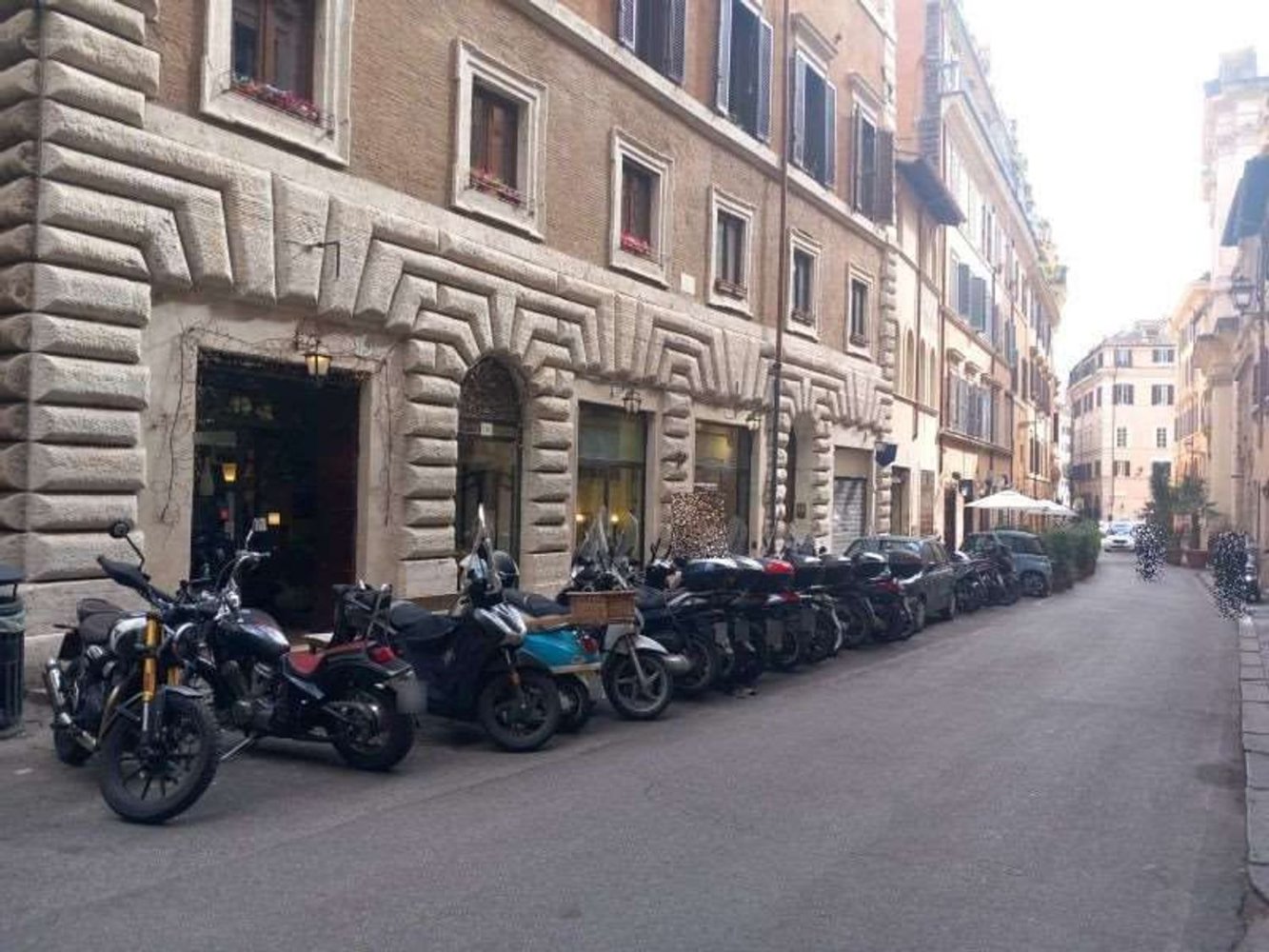 Propiedad comercial en Rome, Italy 49 m² No. 317202