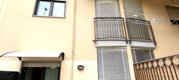 4 rooms Apartment in Salerno, Italy No. 37740 25