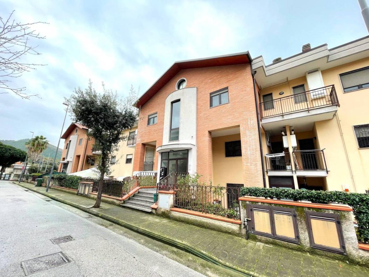 4 rooms Apartment in Salerno, Italy No. 37740