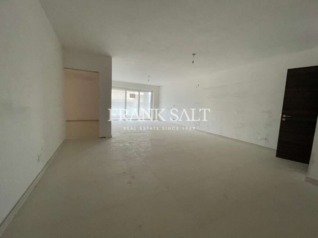 Квартира с 3 спальнями в Моста, Мальта № 2576