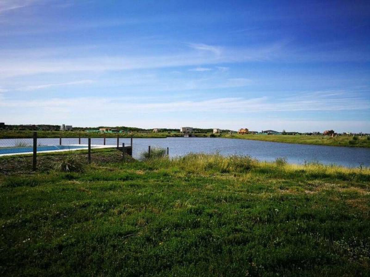 Terreno en Escobar, Argentina No. 116431