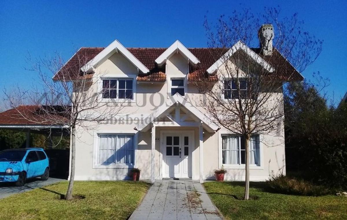 Casa T3 em Esteban Echeverria, Argentina N.º 19449