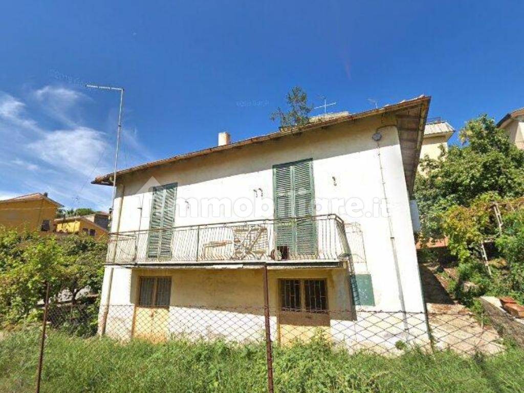 2 غرف نوم شقة في Monterotondo, Italy رقم 11812