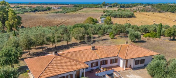 4 bedrooms House in Montalto di Castro, Italy No. 306633 2