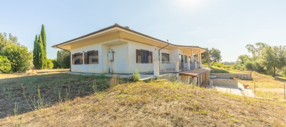 4 bedrooms House in Montalto di Castro, Italy No. 306633 19
