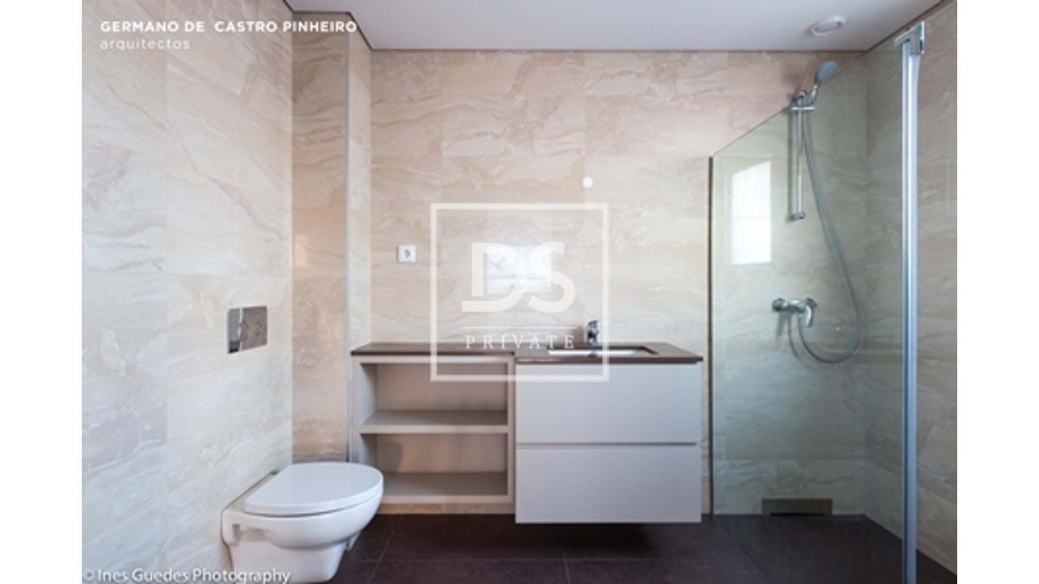 3 bedrooms Apartment in Porto, Portugal No. 104941