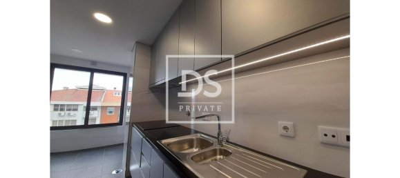 3 bedrooms Apartment in Porto, Portugal No. 104941 6