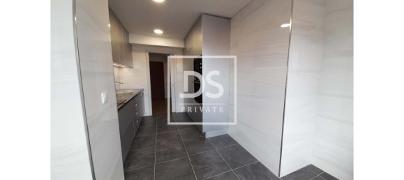 3 bedrooms Apartment in Porto, Portugal No. 104941 7