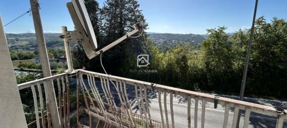 5 Schlafzimmer Haus in Venticano, Italy, Nr. 377536 23