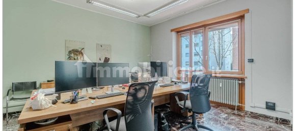 5 rooms Office in Turin, Italy No. 304883 9