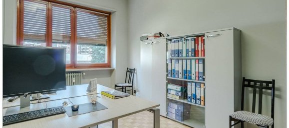 5 rooms Office in Turin, Italy No. 304883 16