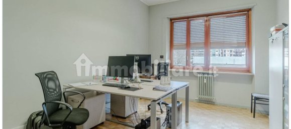 5 rooms Office in Turin, Italy No. 304883 15