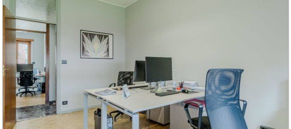 5 rooms Office in Turin, Italy No. 304883 17