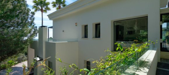 5 bedrooms Villa in Istan, Spain No. 2902 14