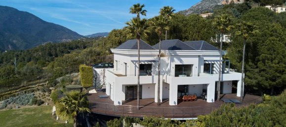 5 bedrooms Villa in Istan, Spain No. 2902 9