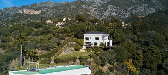 5 bedrooms Villa in Istan, Spain No. 2902 12