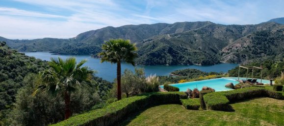 5 bedrooms Villa in Istan, Spain No. 2902 11