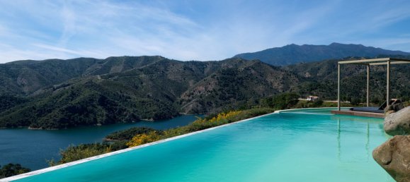 5 bedrooms Villa in Istan, Spain No. 2902 5