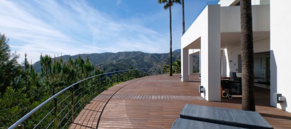 5 bedrooms Villa in Istan, Spain No. 2902 4