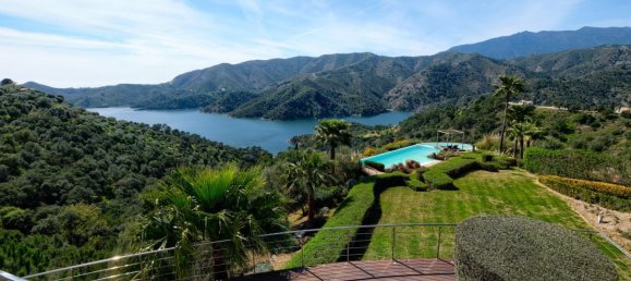 5 bedrooms Villa in Istan, Spain No. 2902 6