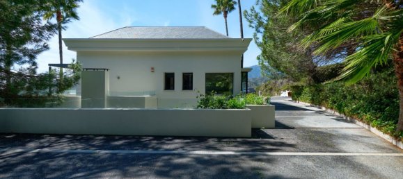 5 bedrooms Villa in Istan, Spain No. 2902 13