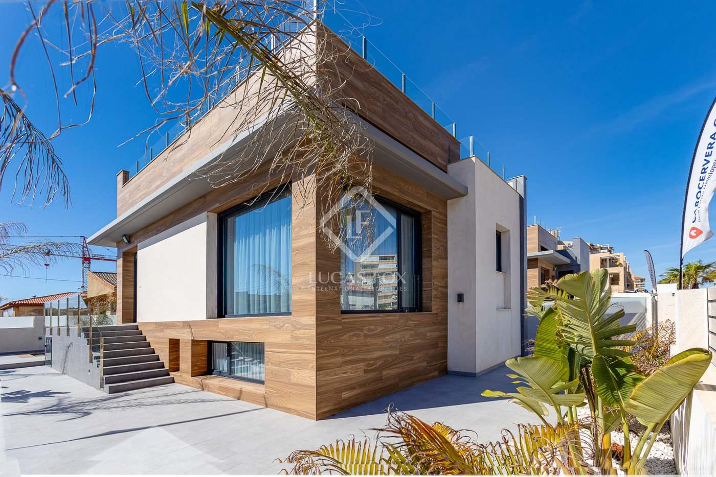 4 Schlafzimmer Villa in Torrevieja, Spain, Nr. 131895