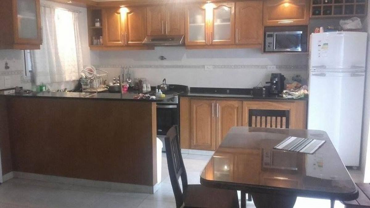 Casa de 3 dormitorios en Merlo, Argentina No. 62052