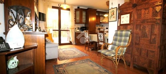 4 rooms House in Caronno Pertusella, Italy No. 93168 10