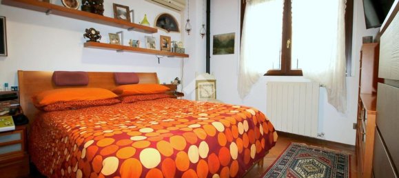 4 rooms House in Caronno Pertusella, Italy No. 93168 15