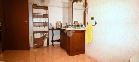 4 rooms House in Caronno Pertusella, Italy No. 93168 23