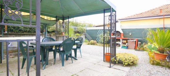 4 rooms House in Caronno Pertusella, Italy No. 93168 3