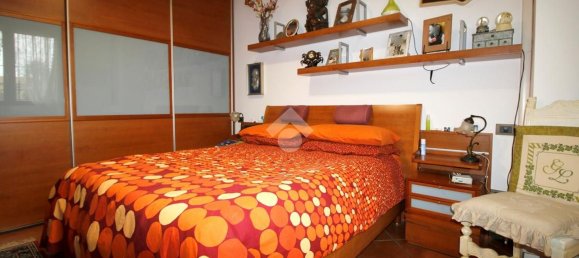 4 rooms House in Caronno Pertusella, Italy No. 93168 14