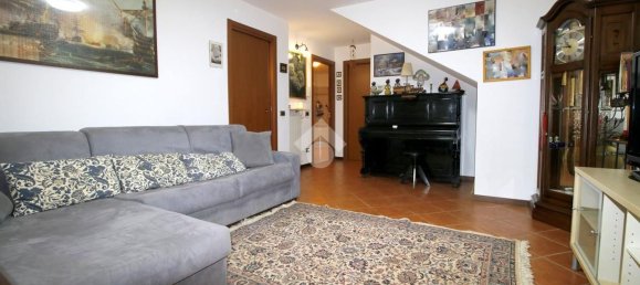 4 rooms House in Caronno Pertusella, Italy No. 93168 19