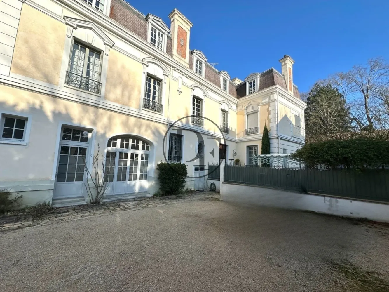 Apartamento de 3 dormitorios en Fontainebleau, France No. 323512