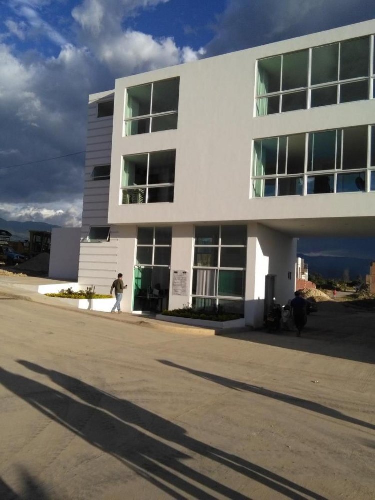 Casa de 3 dormitorios en Cundinamarca, Colombia No. 7325