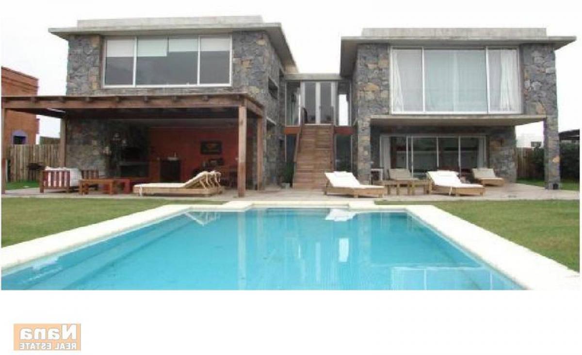 4 bedrooms House in Maldonado, Uruguay No. 9172