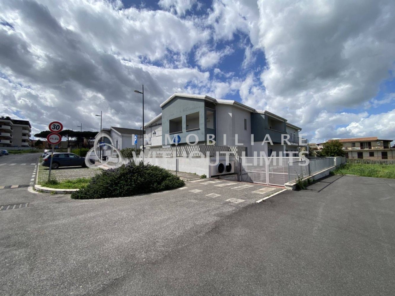 2 Schlafzimmer Wohnung in Marino, Italy, Nr. 16596