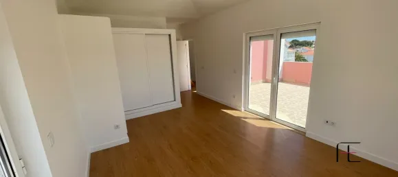 4 bedrooms House in Almada, Portugal No. 141899 29