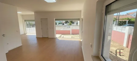 4 bedrooms House in Almada, Portugal No. 141899 7