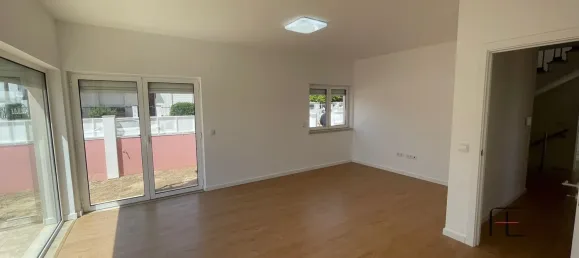 4 bedrooms House in Almada, Portugal No. 141899 6