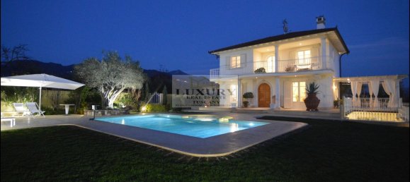 11 rooms Villa in Pietrasanta, Italy No. 38805 37