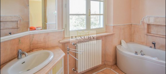 11 rooms Villa in Pietrasanta, Italy No. 38805 35