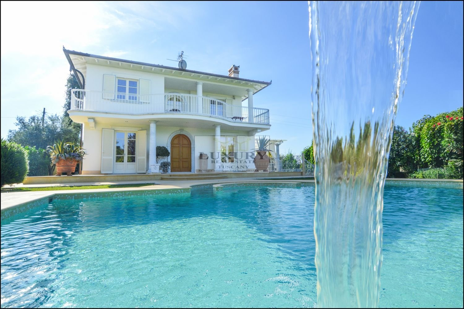 11 rooms Villa in Pietrasanta, Italy No. 38805