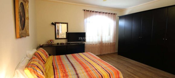 2 bedrooms Penthouse in Swieqi, Malta No. 4222 23