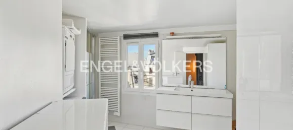 2 chambres Penthouse à Paris, France No. 139161 7