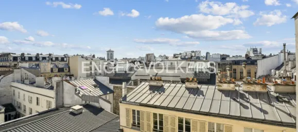 2 chambres Penthouse à Paris, France No. 139161 10