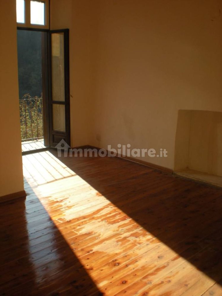 1 bedroom Apartment in Lanzo Torinese, Italy No. 135040