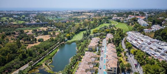 3 bedrooms Apartment in La Quinta, Spain No. 133799 2