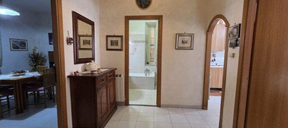 3-salle Appartement à Guidonia Montecelio, Italy No. 297136 2